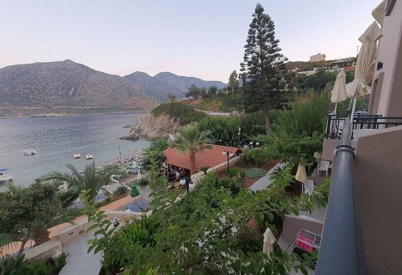 Evita Studios & Apartments