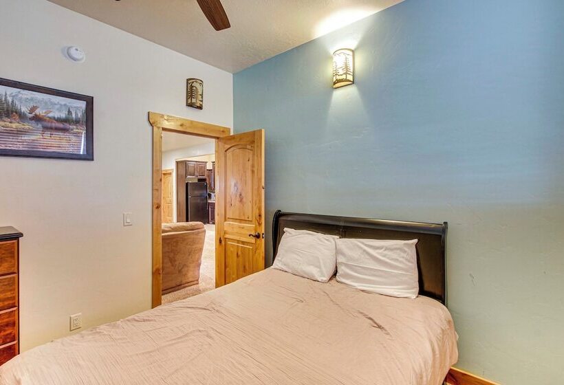 Exciting Garden City Gem W/ Home Theater & Hot Tub