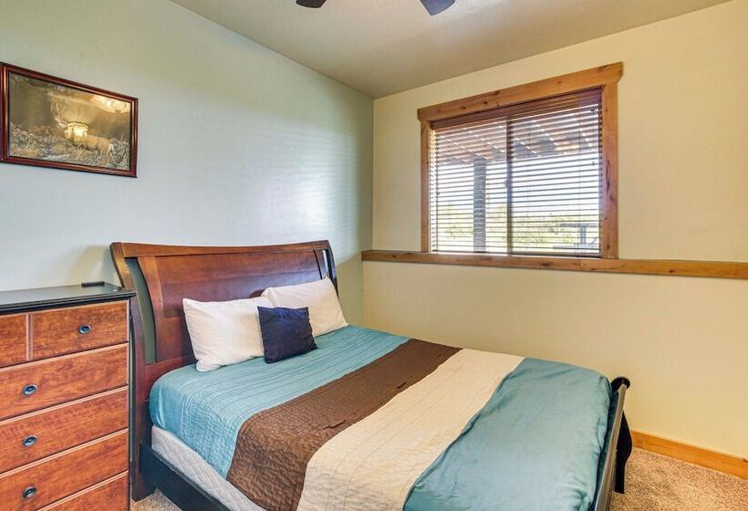 Exciting Garden City Gem W/ Home Theater & Hot Tub