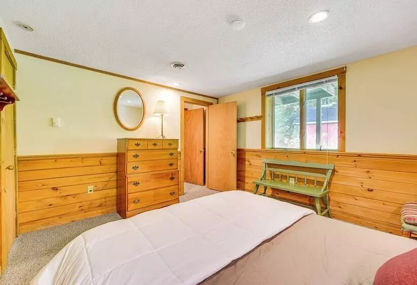 Family Friendly Ludlow Cabin On Lake Pauline!
