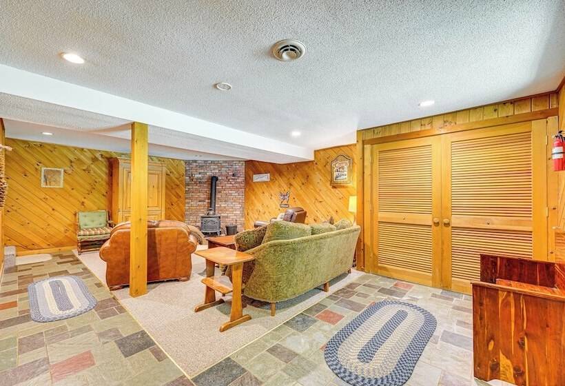 Family Friendly Ludlow Cabin On Lake Pauline!