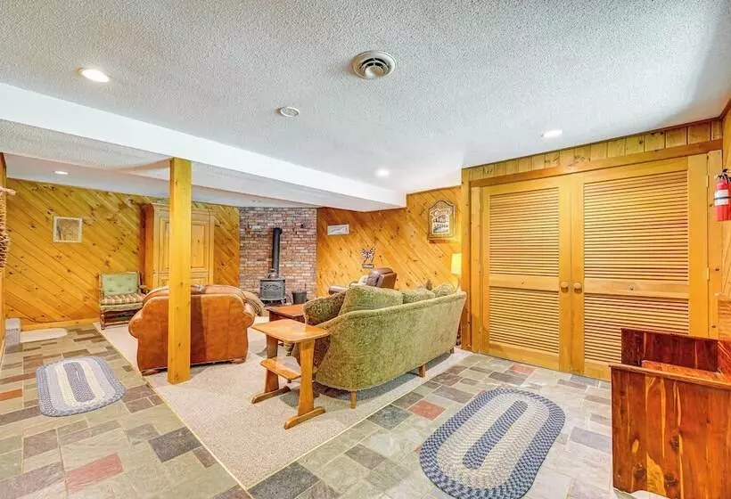 Family Friendly Ludlow Cabin On Lake Pauline!