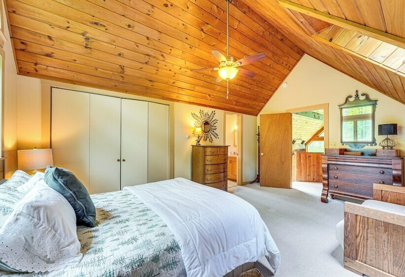 Family Friendly Ludlow Cabin On Lake Pauline!