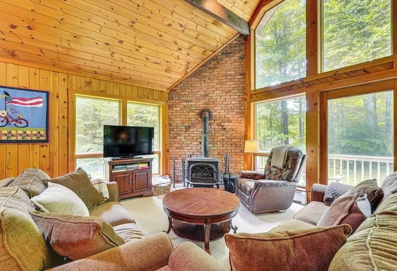 Family Friendly Ludlow Cabin On Lake Pauline!