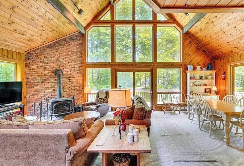 Family Friendly Ludlow Cabin On Lake Pauline!