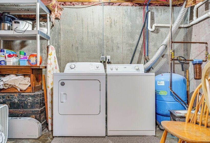 Family Friendly Ludlow Cabin On Lake Pauline!