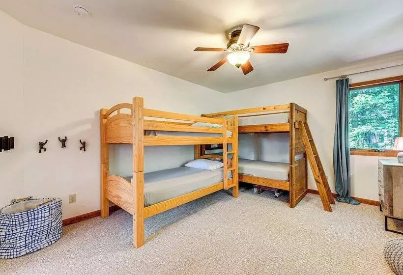 Family Pocono Pines Cottage W/ Deck & Creek Access