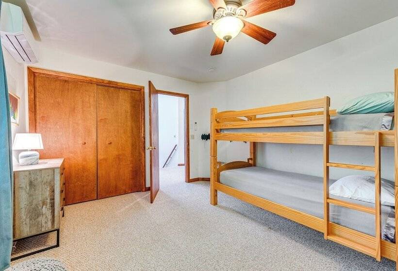 Family Pocono Pines Cottage W/ Deck & Creek Access