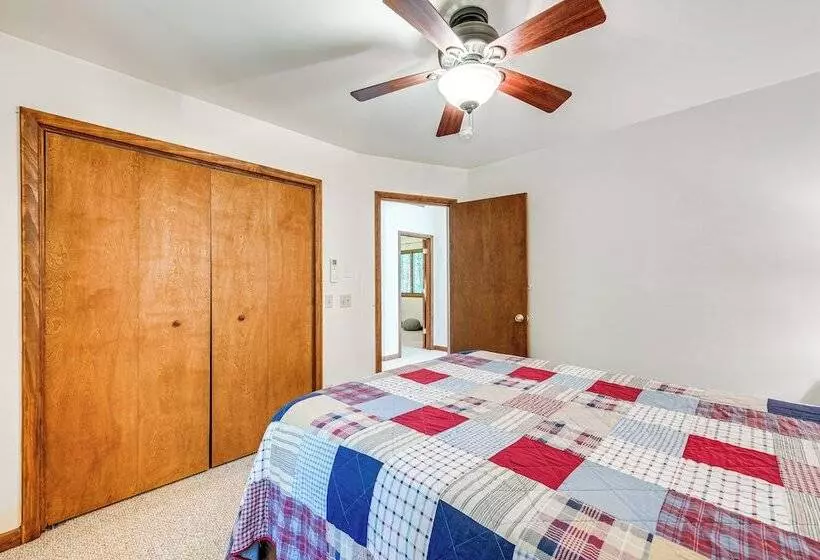 Family Pocono Pines Cottage W/ Deck & Creek Access