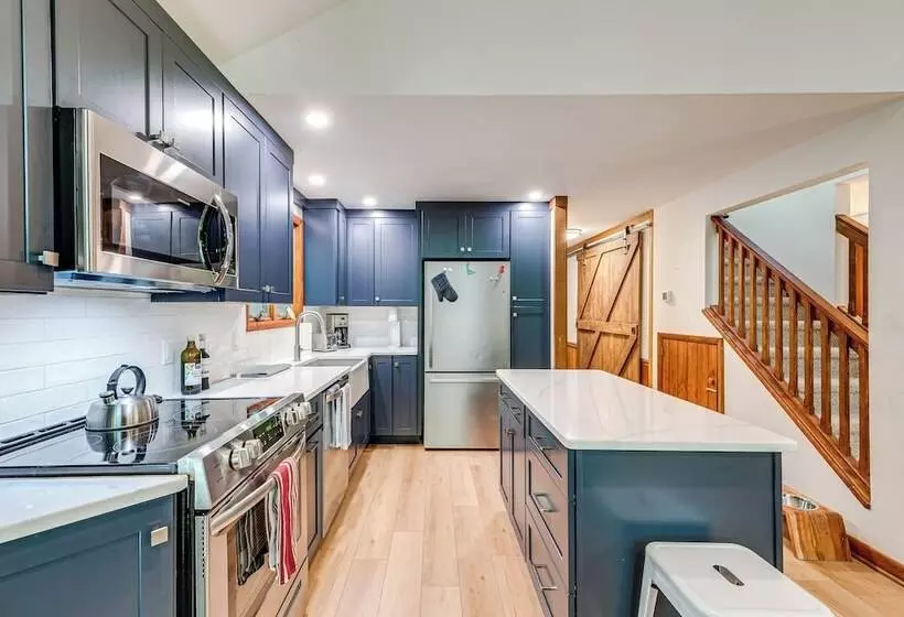 Family Pocono Pines Cottage W/ Deck & Creek Access