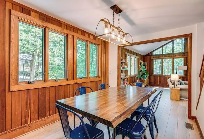 Family Pocono Pines Cottage W/ Deck & Creek Access