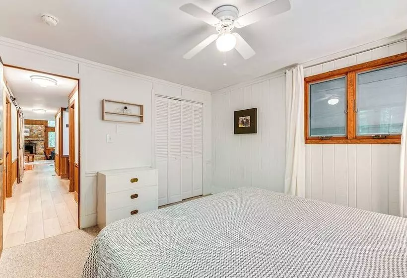 Family Pocono Pines Cottage W/ Deck & Creek Access