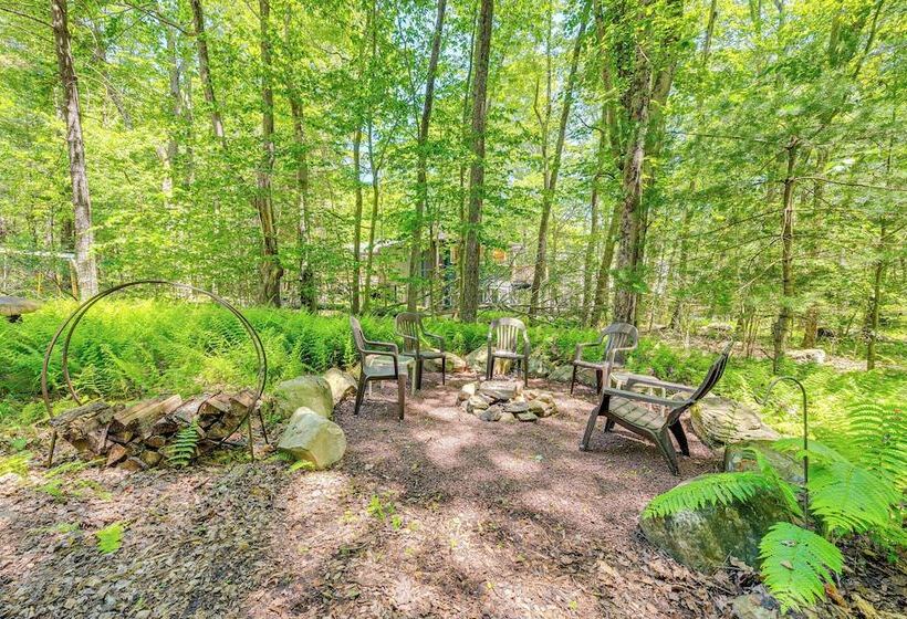 Family Pocono Pines Cottage W/ Deck & Creek Access
