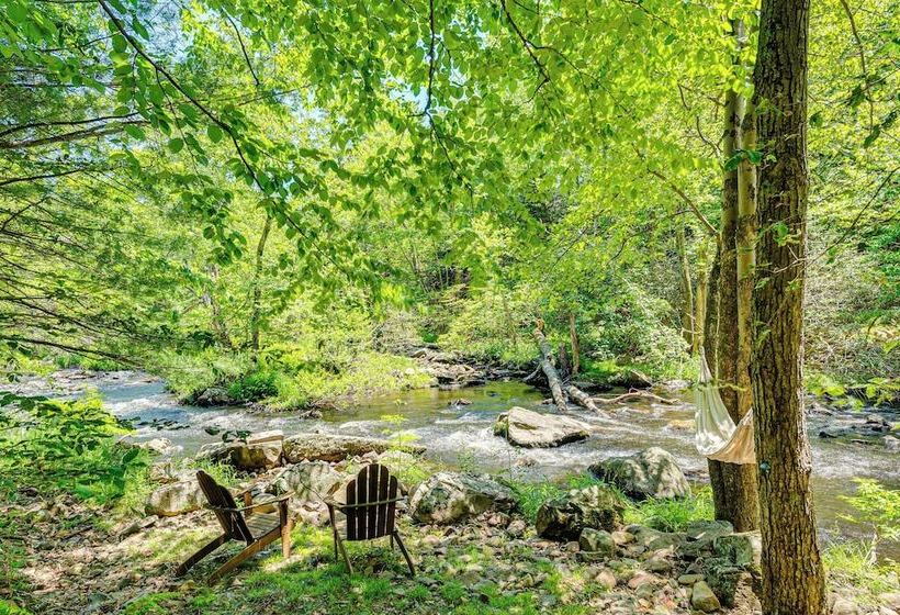 Family Pocono Pines Cottage W/ Deck & Creek Access