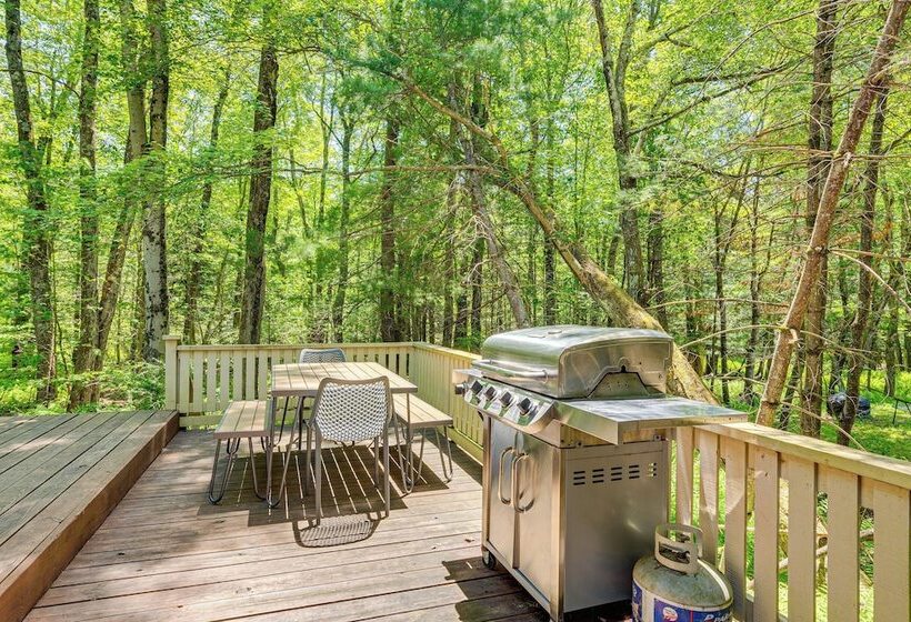 Family Pocono Pines Cottage W/ Deck & Creek Access