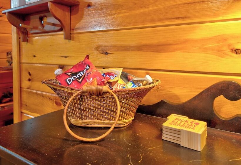 2 Bedroom Home In Ellijay! Private Hot Tub And Sunset Views