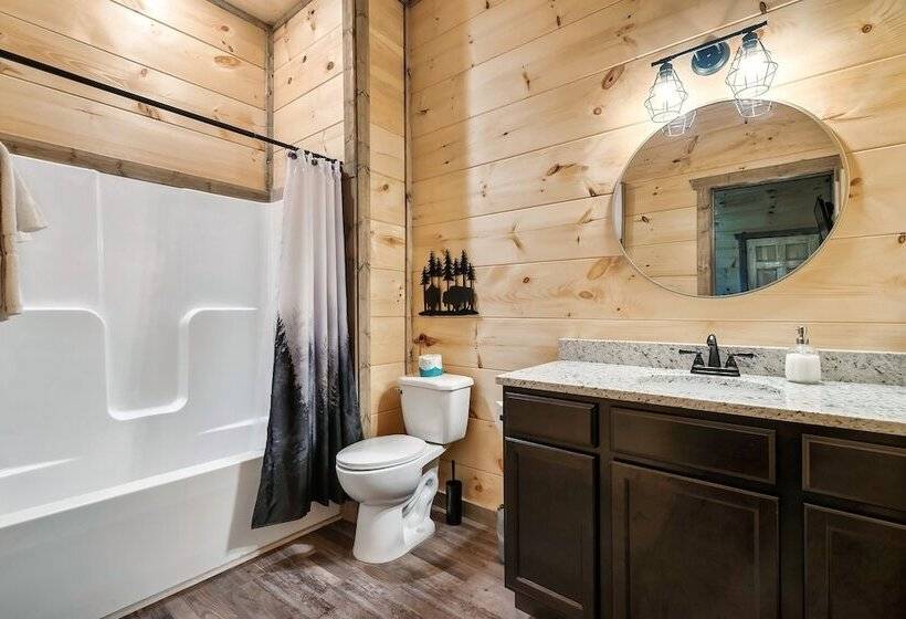 Modern Cabin W/ Pool, Hot Tub, Games & More!