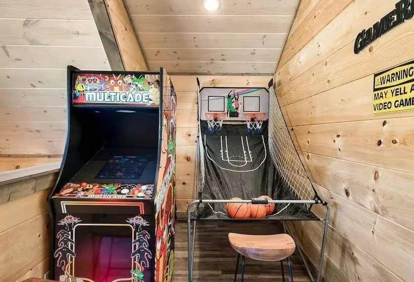 Modern Cabin W/ Pool, Hot Tub, Games & More!