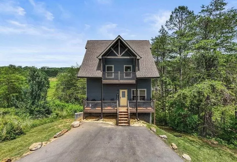 Modern Cabin W/ Pool, Hot Tub, Games & More!