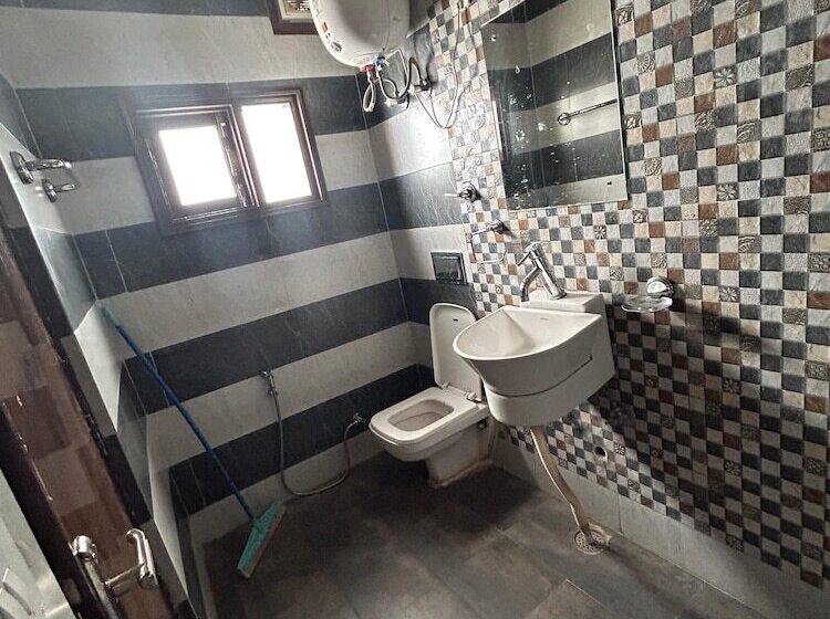 هتل Annadale View