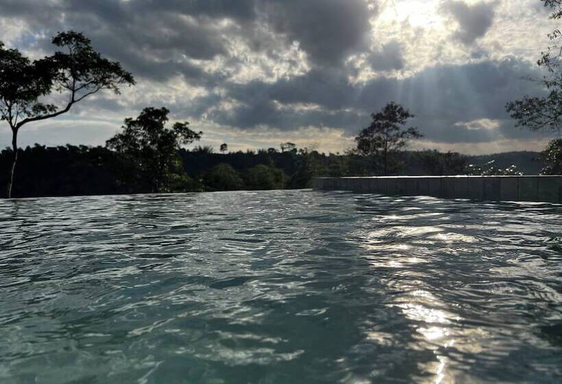 فندق Costa Del Sol Iguazú Suites