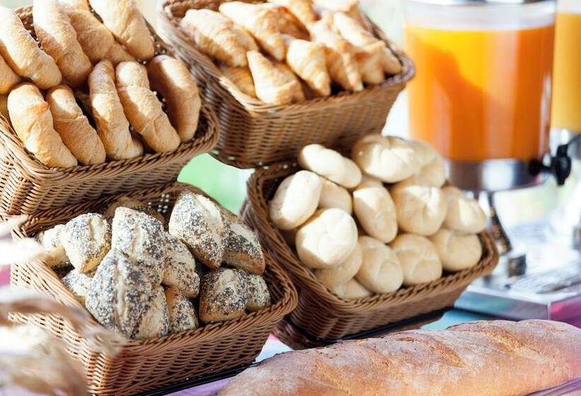 ホテル Holiday Inn Express Paris Poissy, An Ihg