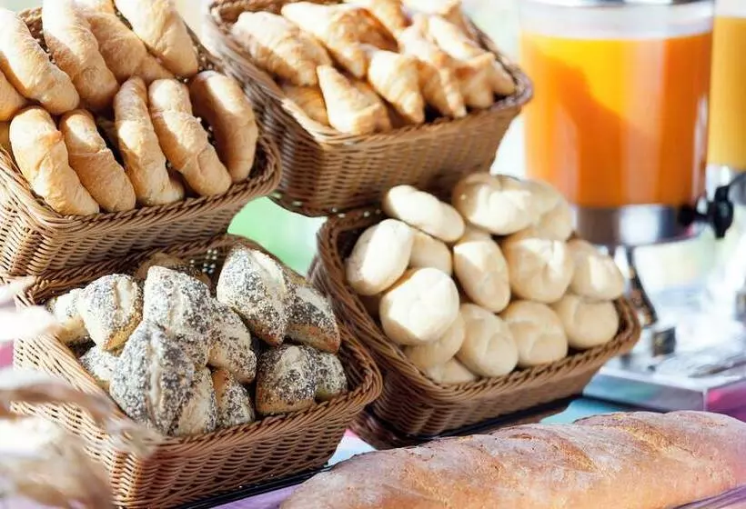 Hotelli Holiday Inn Express Paris Poissy, An Ihg