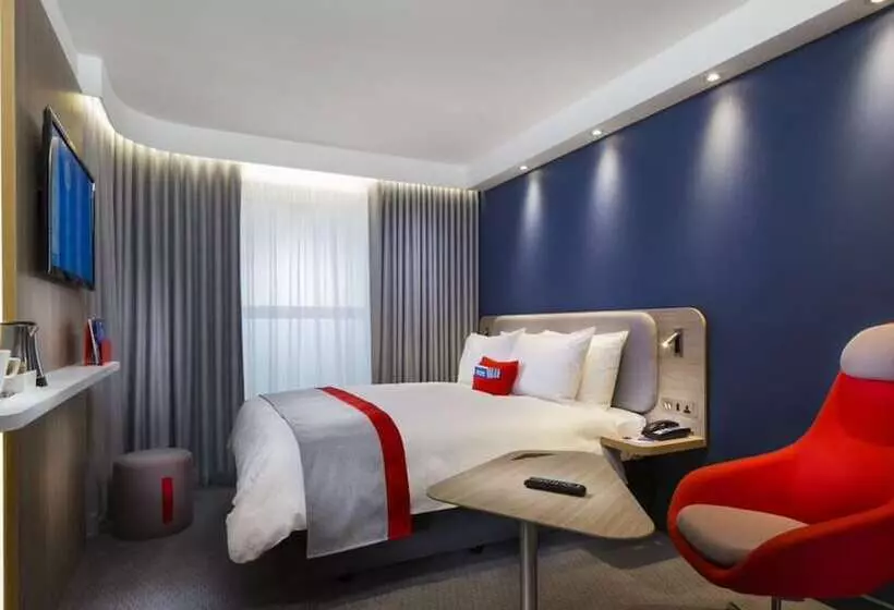 Hotelli Holiday Inn Express Paris Poissy, An Ihg