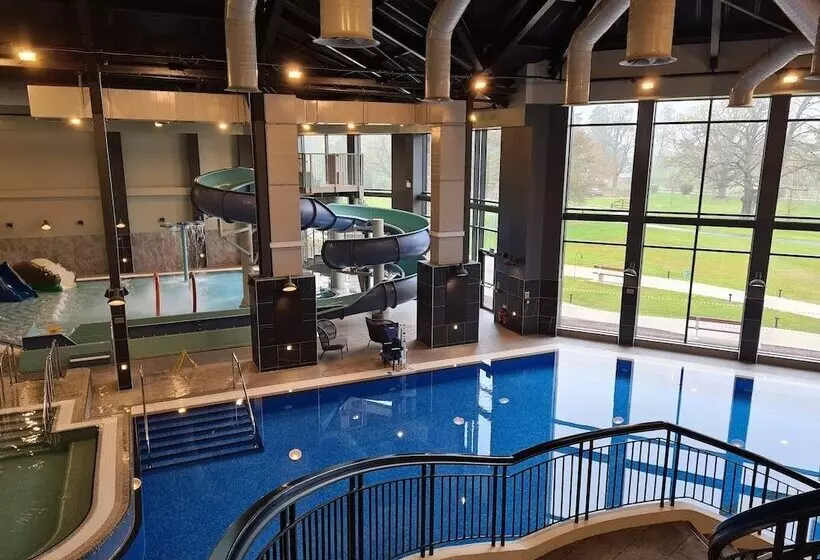 ホテル Lochside Lodge Retreat   Stunning Lakeside Escape