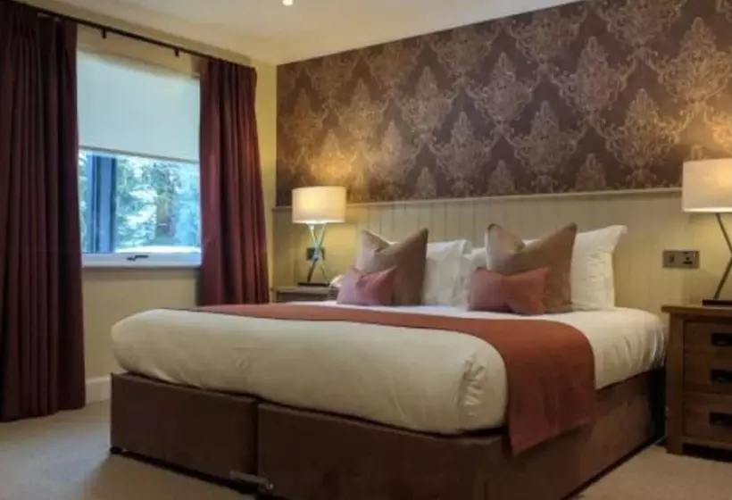 ホテル Lochside Lodge Retreat   Stunning Lakeside Escape