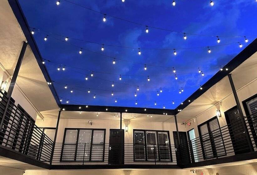 هتل Lyfe Inn & Suites By Aga   Beverly Hills