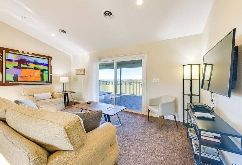 Kelseyville Cottage: Private Deck & On Site Winery