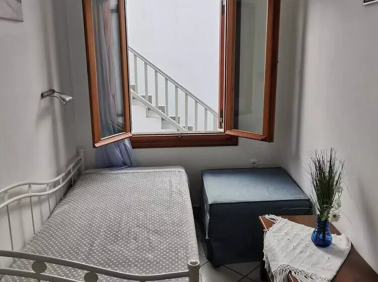 Maria Eleni Guesthouse