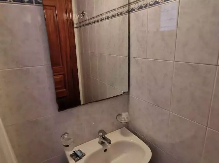 Maria Eleni Guesthouse