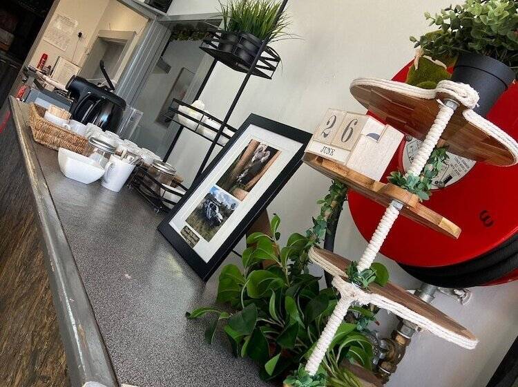 Mount Elephant Hotel Motel