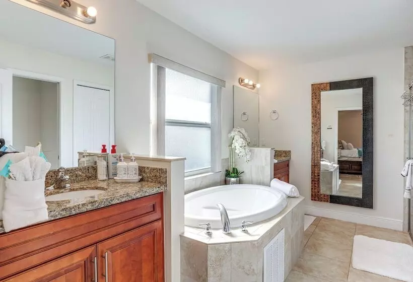 Port St Lucie Home W/ Above Ground Pool & Grill