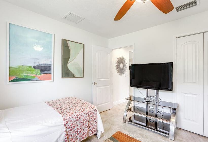 Port St Lucie Home W/ Above Ground Pool & Grill