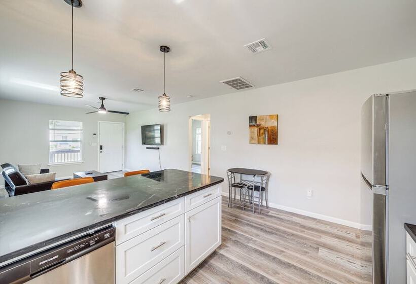 Remodeled Tulsa House W/ Yard ~ 4 Mi To Downtown!