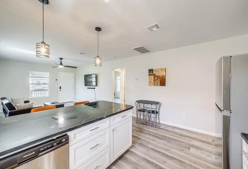 Remodeled Tulsa House W/ Yard ~ 4 Mi To Downtown!
