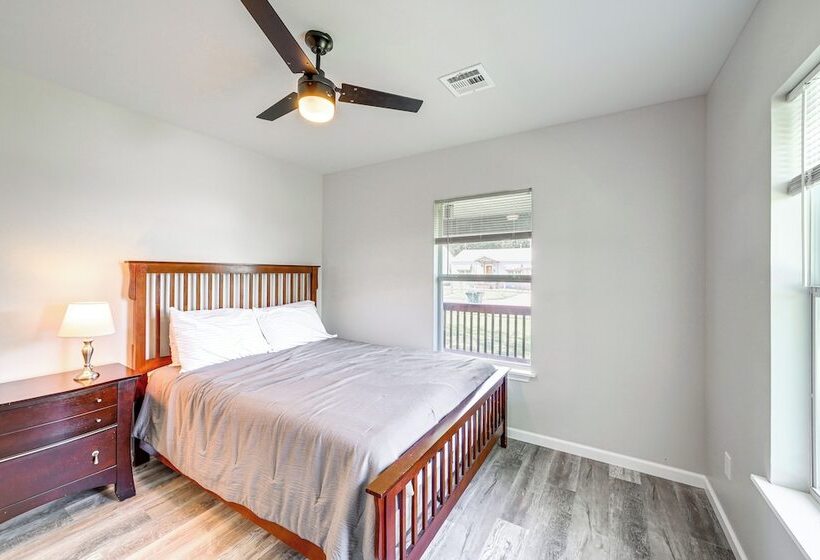 Remodeled Tulsa House W/ Yard ~ 4 Mi To Downtown!