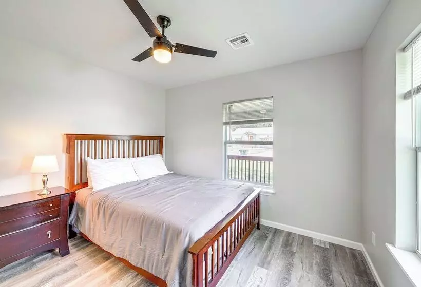 Remodeled Tulsa House W/ Yard ~ 4 Mi To Downtown!