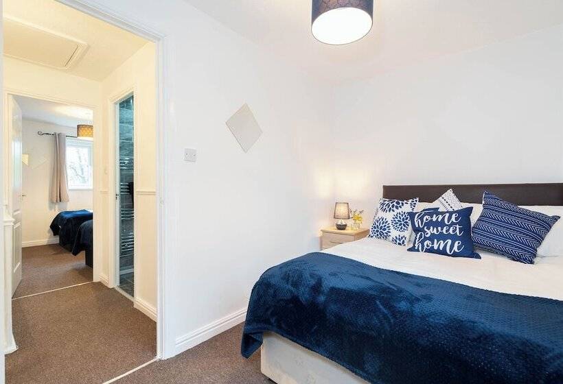 اقامتگاه 2 Bed House In Digbeth/parking/families/contractor