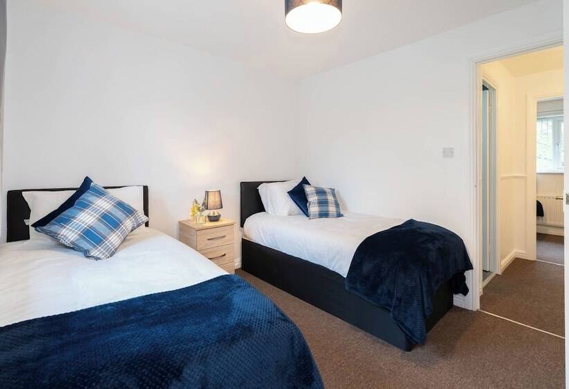 اقامتگاه 2 Bed House In Digbeth/parking/families/contractor