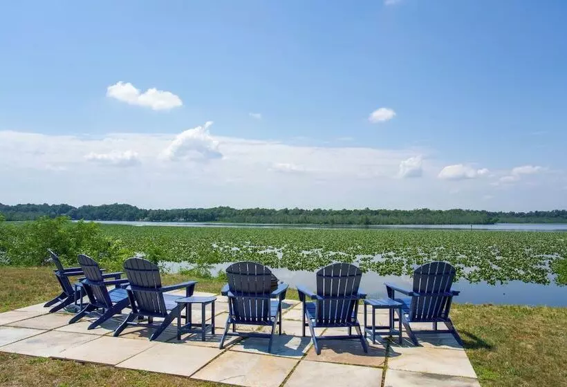 Riverfront Denton Estate On 7 Acres W/ Fire Pit!