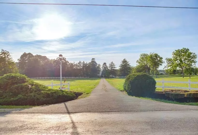 Riverfront Denton Estate On 7 Acres W/ Fire Pit!