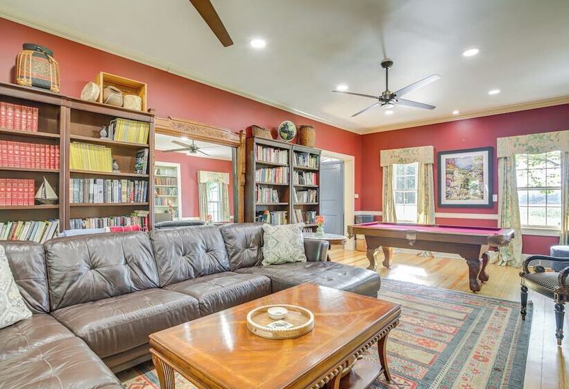 Riverfront Denton Estate On 7 Acres W/ Fire Pit!