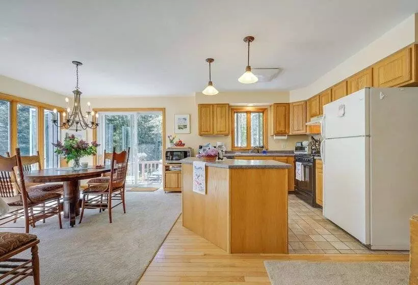 Serene Steuben Home W/ Scenic Ocean Views!