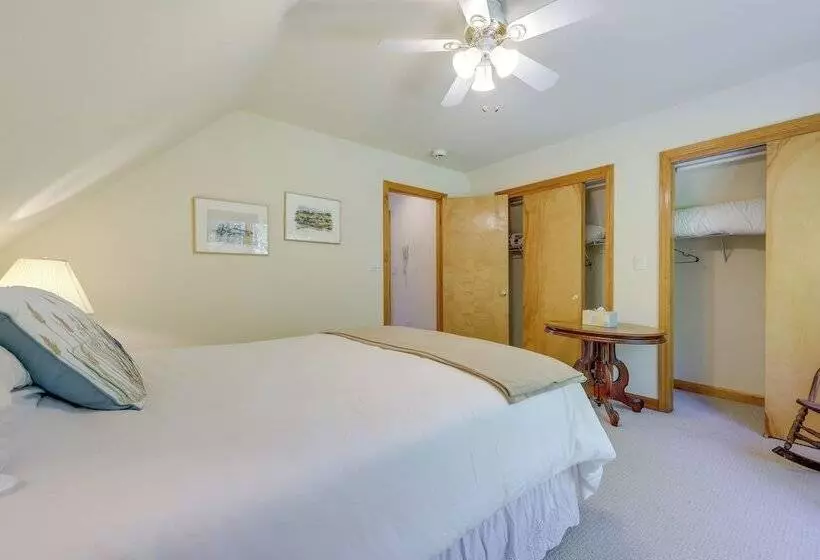 Serene Steuben Home W/ Scenic Ocean Views!