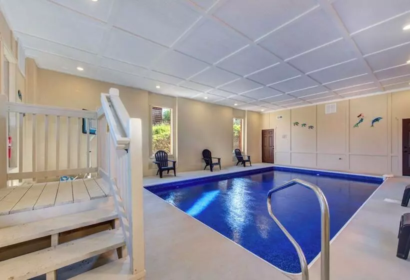 Serenity Mountain Pool Lodge