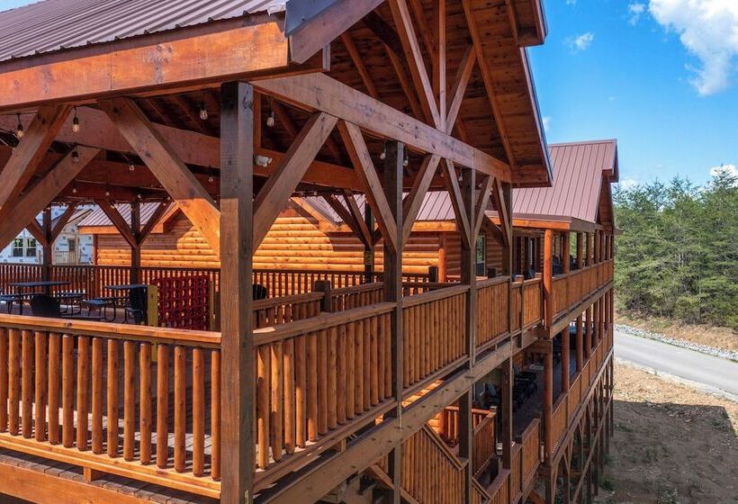 Serenity Mountain Pool Lodge